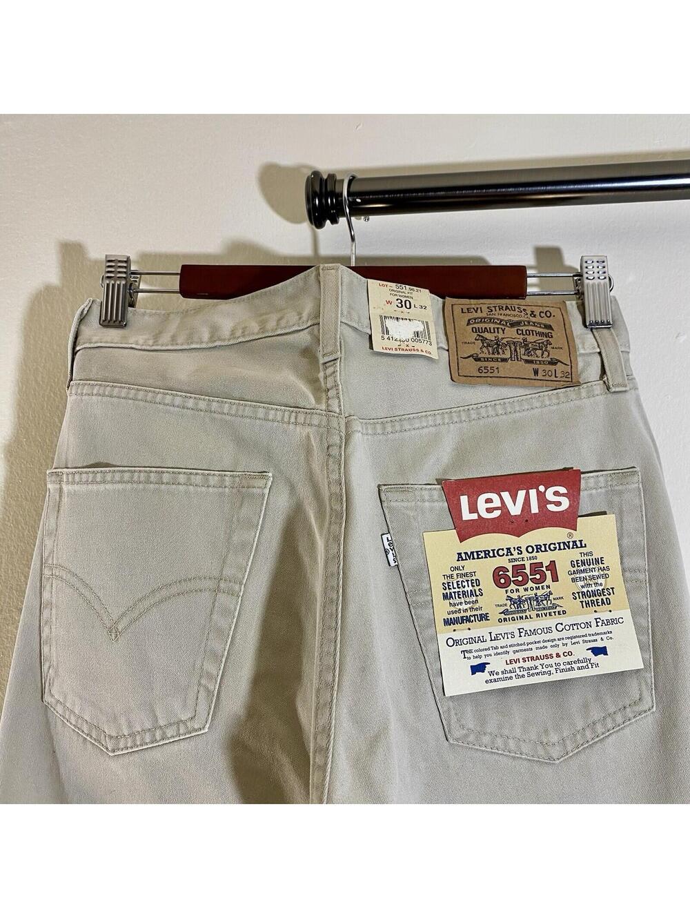 NWT LEVI'S 551 Ivory Skinny Jeans 30x32 Made in Tunisia